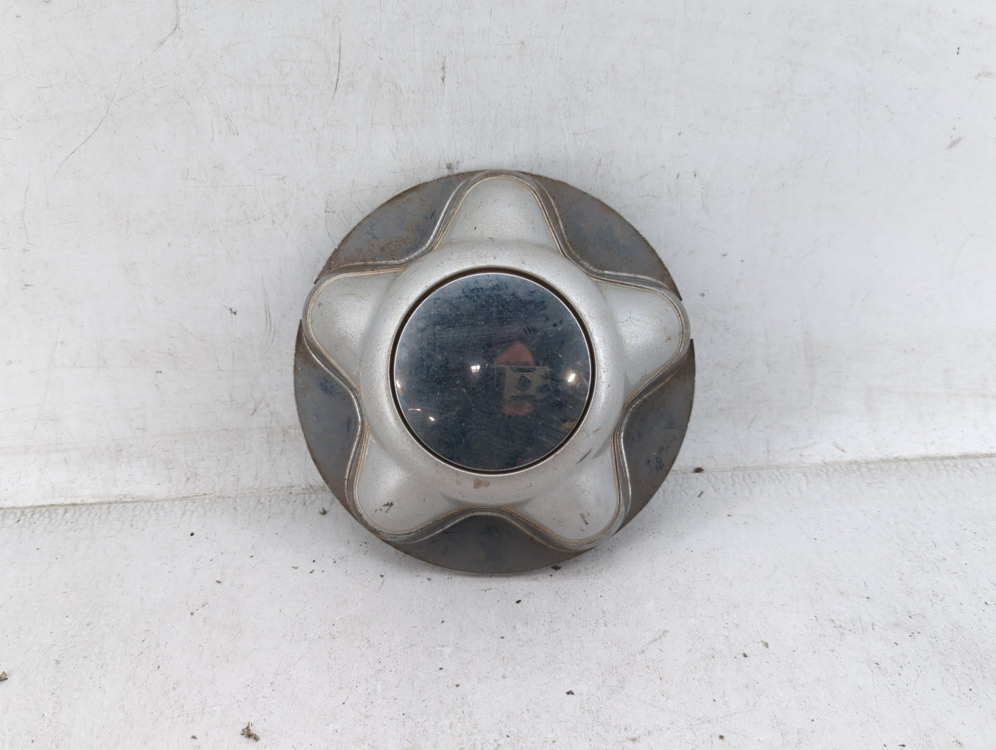 2000 Lincoln Navigator Rim Wheel Center Cap - Oemusedautoparts1.com