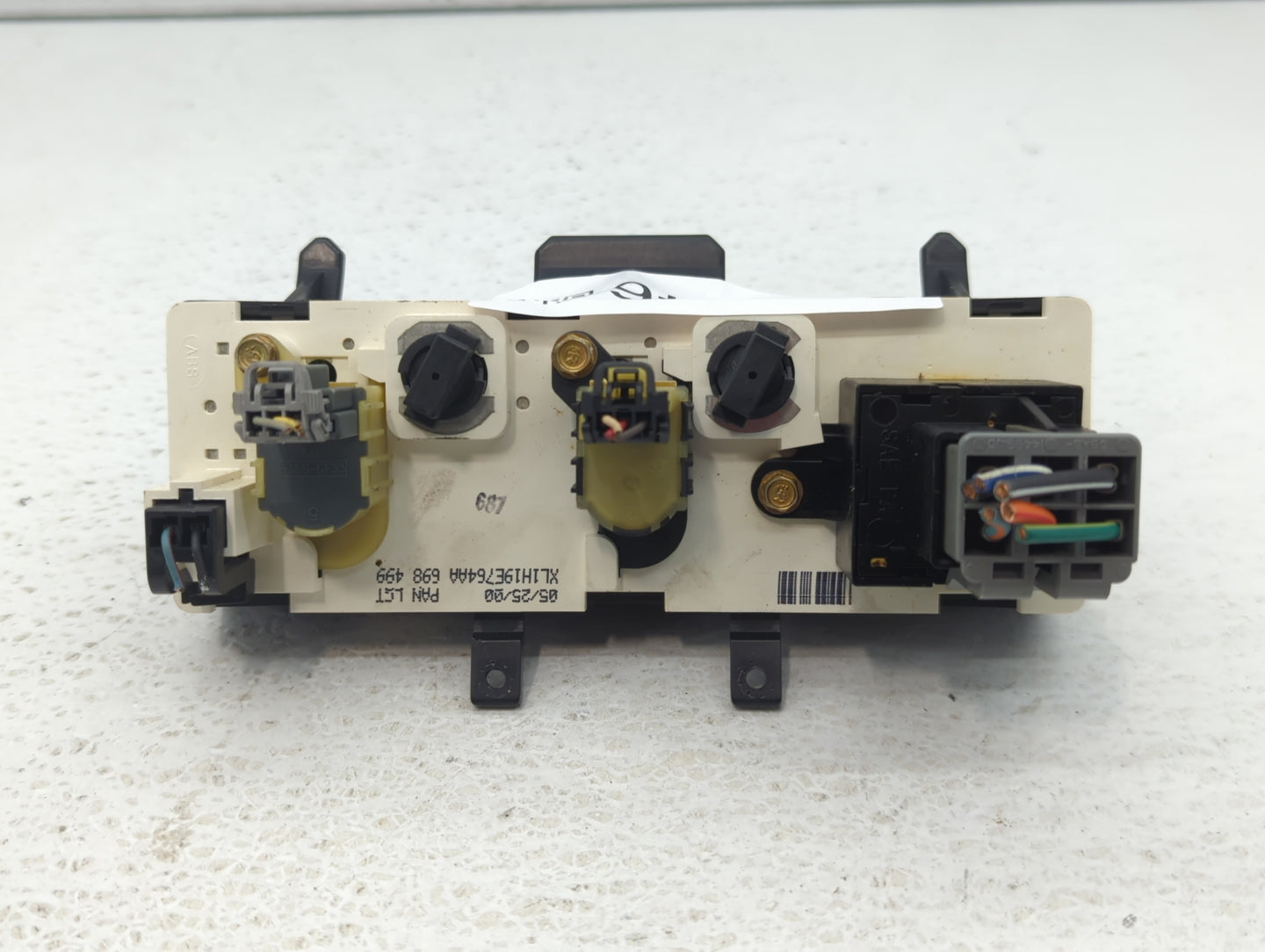 2000 Lincoln Navigator Climate Control Module Temperature AC/Heater Replacement P/N:XL1H-19E764-BA XL1A-19E764-AA Fits OEM U