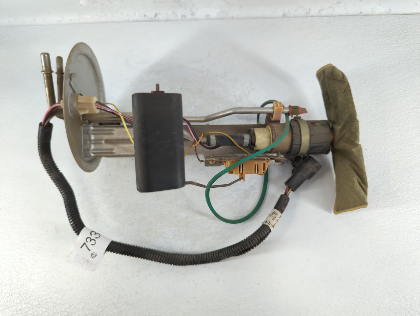 1999-2000 Lincoln Navigator Electrical Gas Fuel Pump Assembly - Oemusedautoparts1.com
