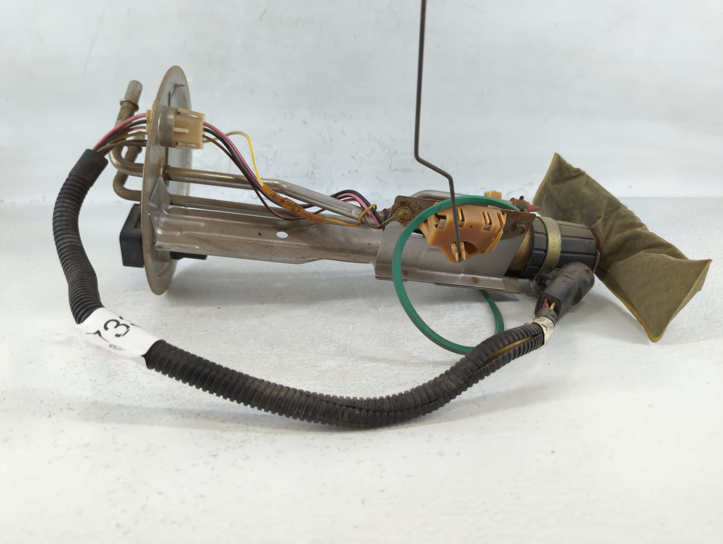 1999-2000 Lincoln Navigator Electrical Gas Fuel Pump Assembly - Oemusedautoparts1.com