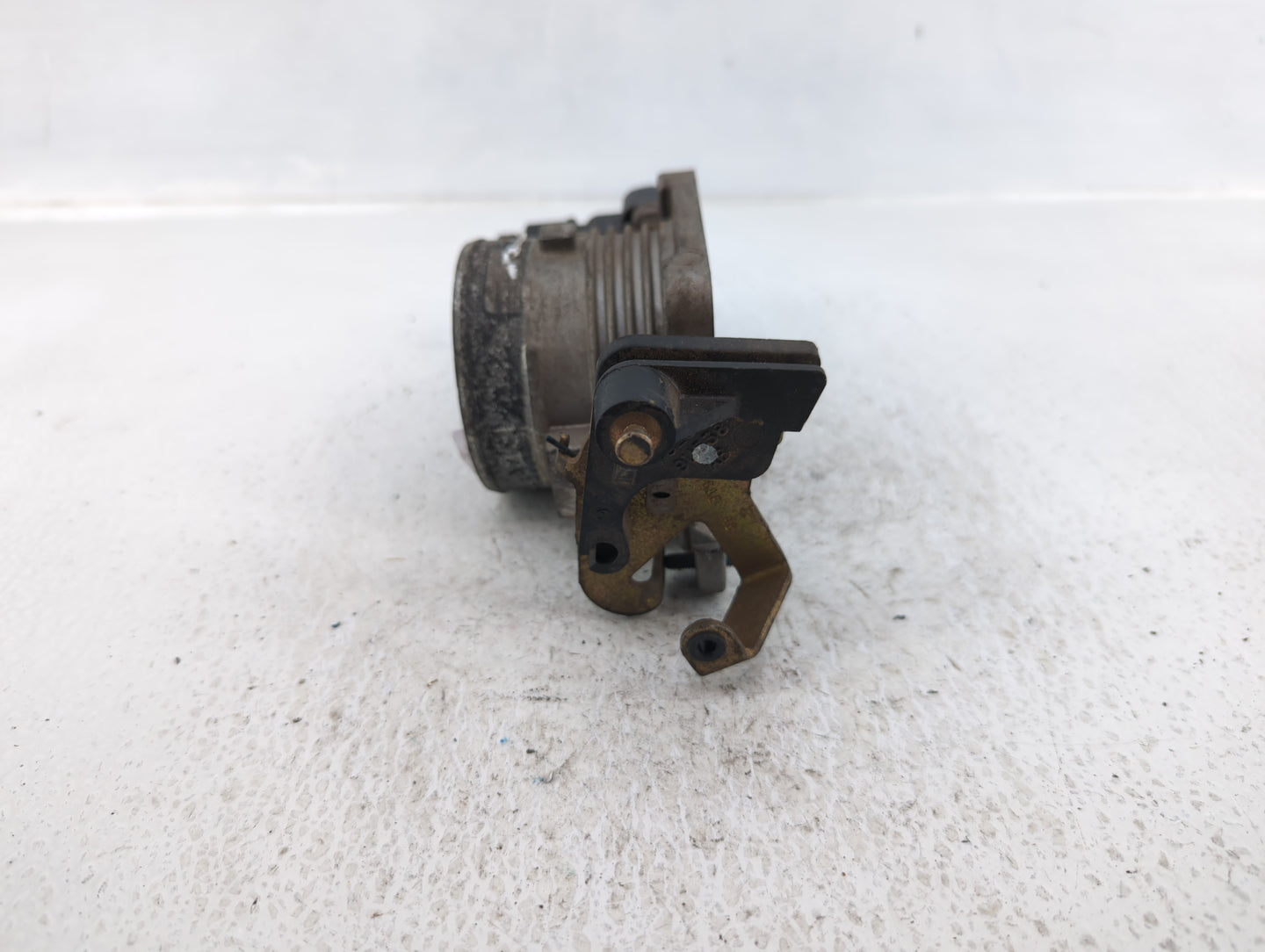 1998-2004 Lincoln Town Car Throttle Body Fits Fits 1998 1999 2000 2001 2002 2003 2004 OEM Used Auto Parts - Oemusedautoparts