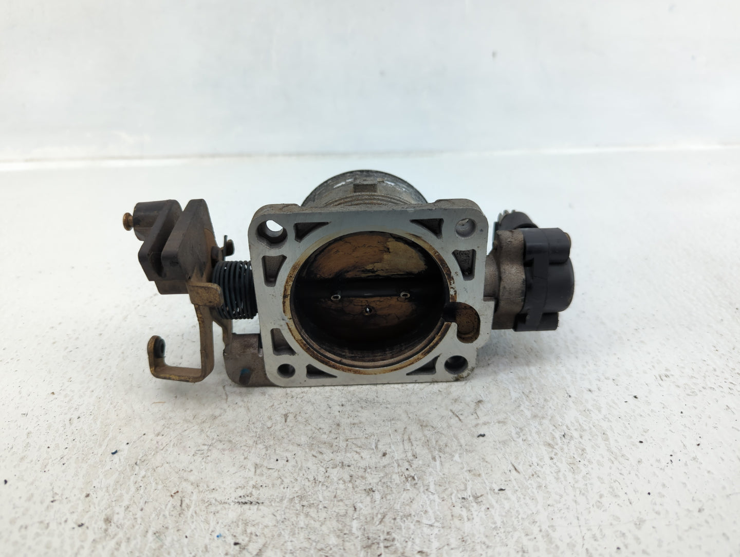 1998-2004 Lincoln Town Car Throttle Body Fits Fits 1998 1999 2000 2001 2002 2003 2004 OEM Used Auto Parts - Oemusedautoparts