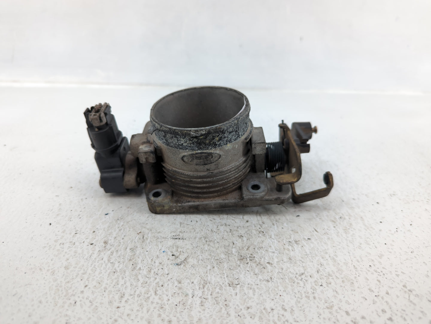 1998-2004 Lincoln Town Car Throttle Body Fits Fits 1998 1999 2000 2001 2002 2003 2004 OEM Used Auto Parts - Oemusedautoparts