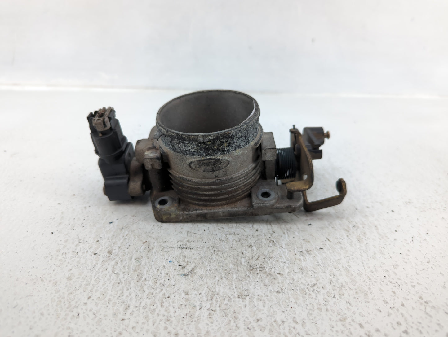 1998-2004 Lincoln Town Car Throttle Body Fits Fits 1998 1999 2000 2001 2002 2003 2004 OEM Used Auto Parts - Oemusedautoparts