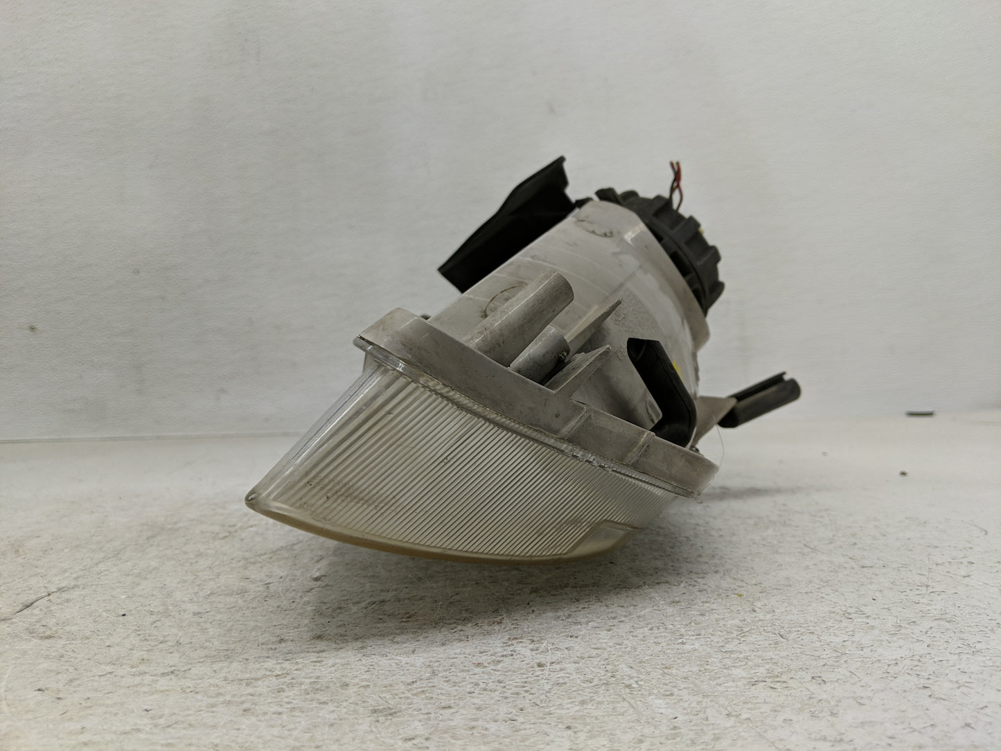 2000-2002 Mazda 626 Driver Left Oem Head Light Headlight Lamp - Oemusedautoparts1.com