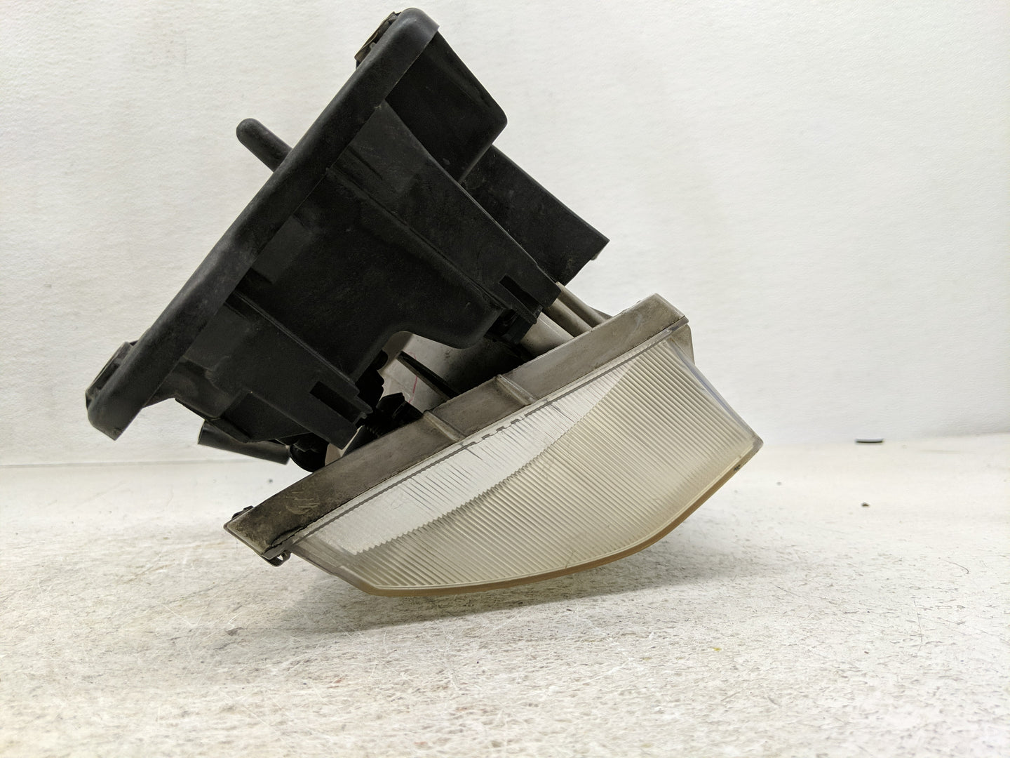 2000-2002 Mazda 626 Driver Left Oem Head Light Headlight Lamp - Oemusedautoparts1.com