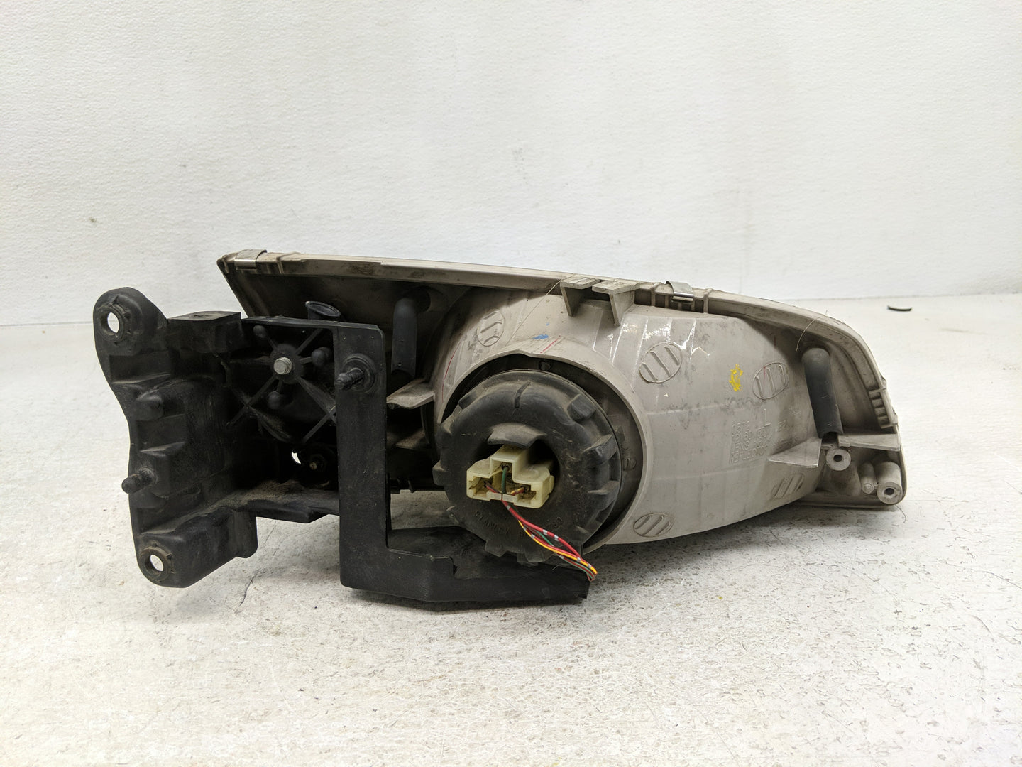 2000-2002 Mazda 626 Driver Left Oem Head Light Headlight Lamp - Oemusedautoparts1.com