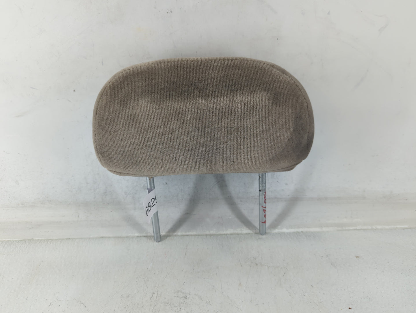 2000-2000 Mazda 626 Headrest Head Rest Front Driver Passenger Seat Beige - Oemusedautoparts1.com