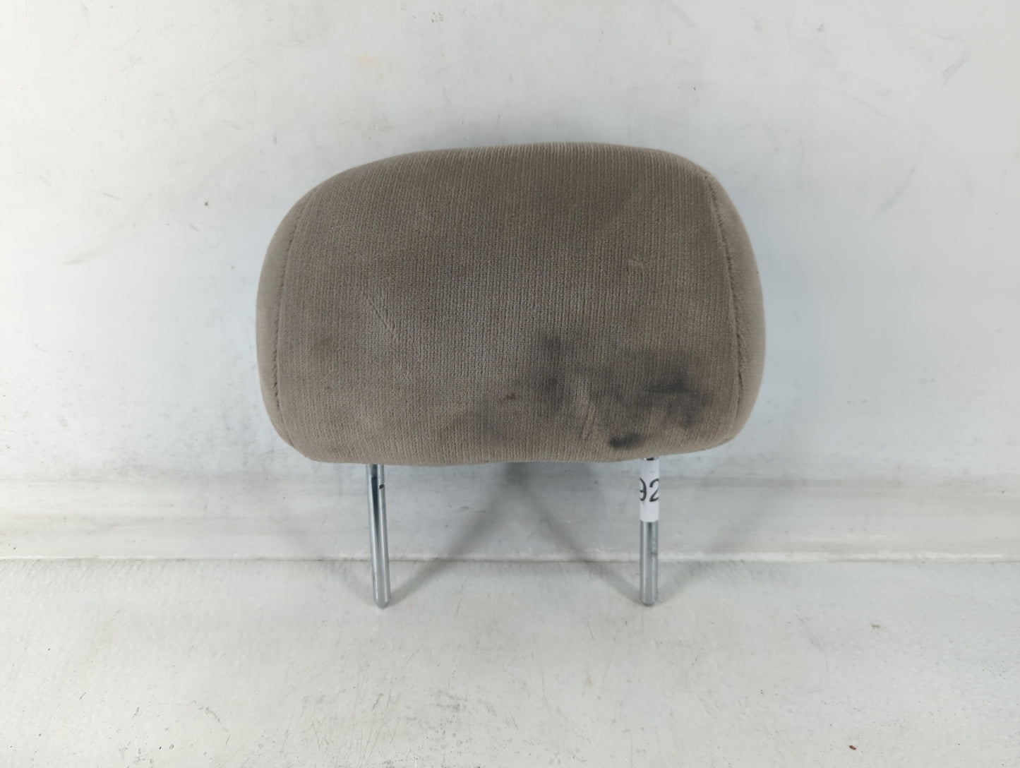 2000-2000 Mazda 626 Headrest Head Rest Front Driver Passenger Seat Beige - Oemusedautoparts1.com