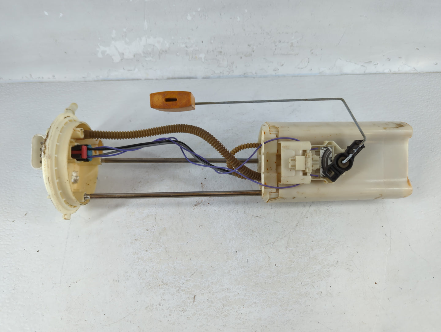 2000 Mazda B3000 Electrical Gas Fuel Pump Assembly - Oemusedautoparts1.com