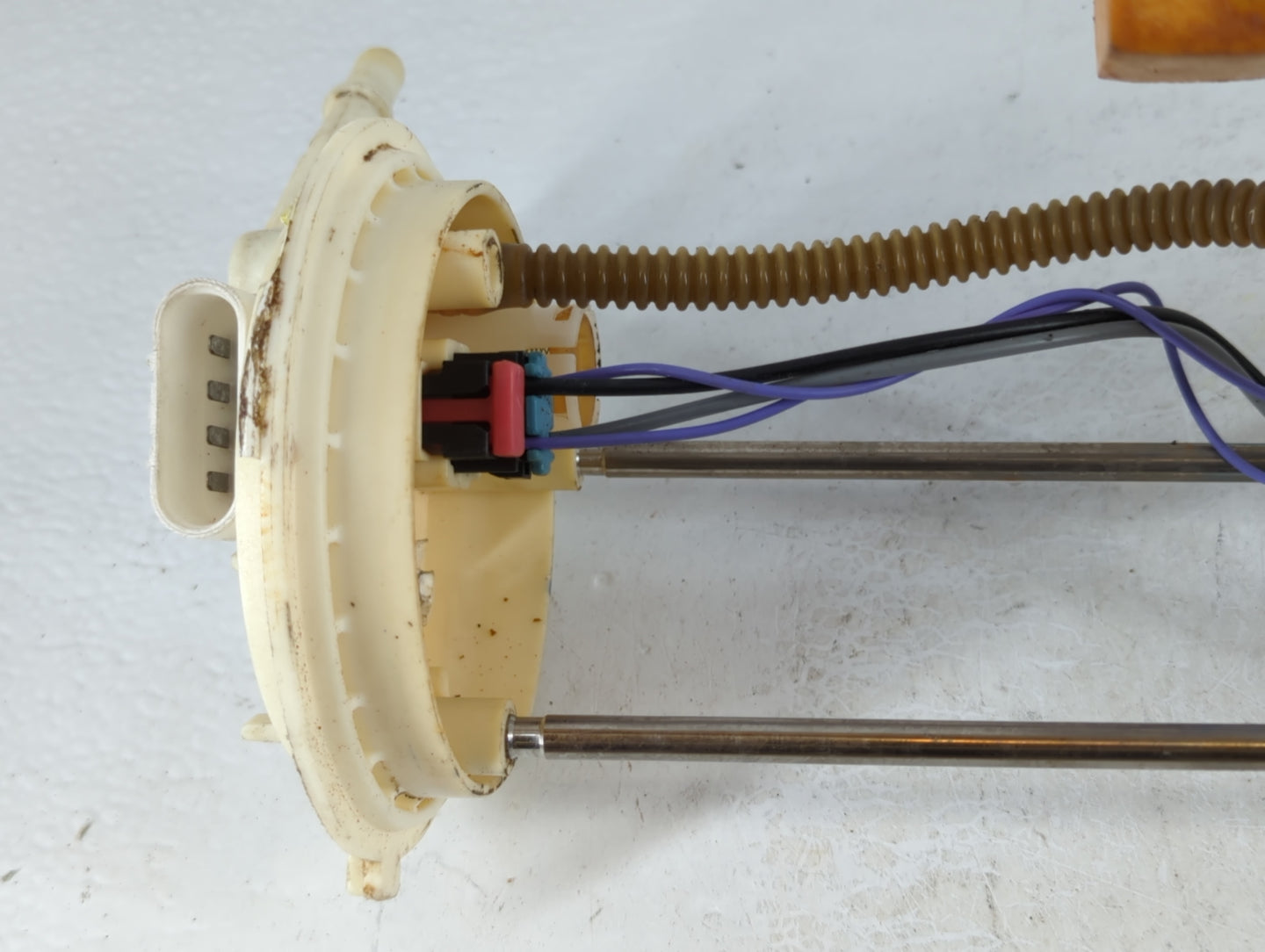 2000 Mazda B3000 Electrical Gas Fuel Pump Assembly - Oemusedautoparts1.com