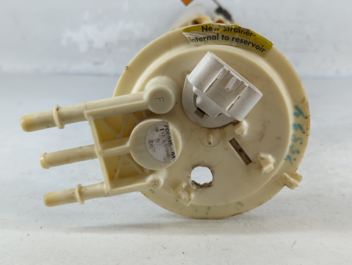 2000 Mazda B3000 Electrical Gas Fuel Pump Assembly - Oemusedautoparts1.com