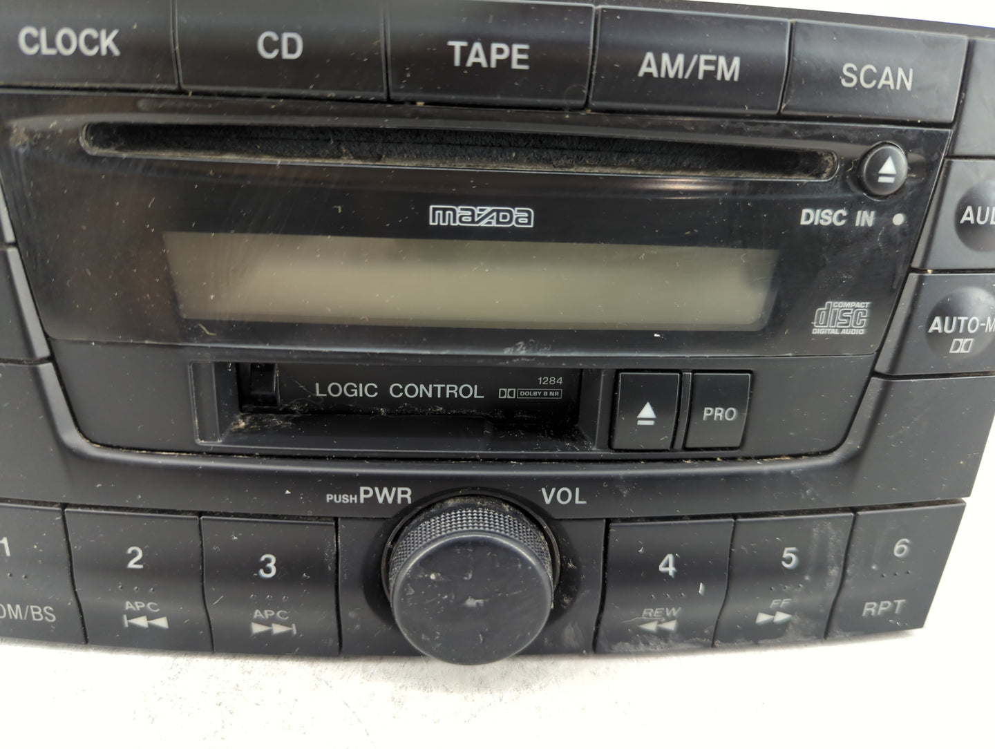 2000-2001 Mazda Mpv Radio AM FM Cd Player Receiver Replacement P/N:LC77669T0B Fits Fits 2000 2001 OEM Used Auto Parts - Oemu