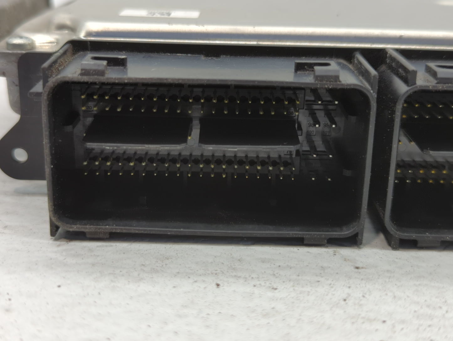 1998-2000 Mercedes-Benz Ml320 PCM Engine Control Computer ECU ECM PCU OEM P/N:0265456632 026 545 66 32 Fits Fits 1998 1999 2