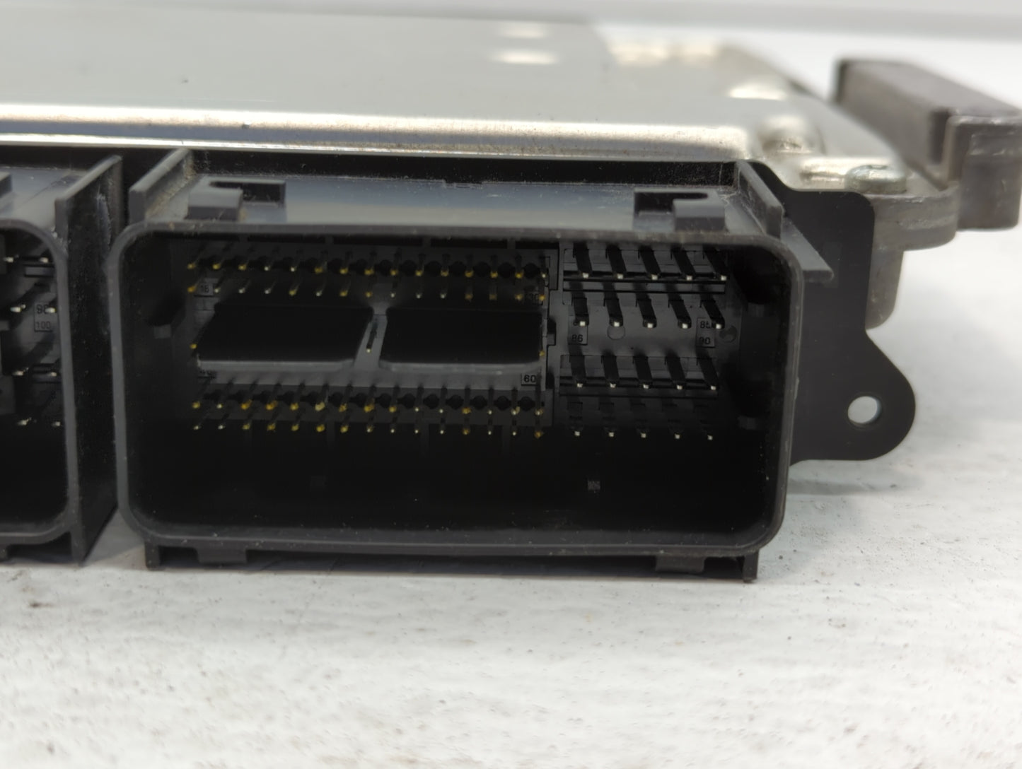 1998-2000 Mercedes-Benz Ml320 PCM Engine Control Computer ECU ECM PCU OEM P/N:0265456632 026 545 66 32 Fits Fits 1998 1999 2