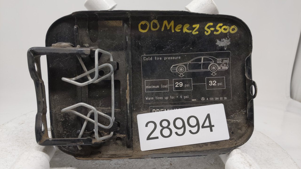 00 01 02 03 04 05 06 S430 Mercedes S Class Fuel Tank Door Lid Gas Tank 21D394 - Oemusedautoparts1.com