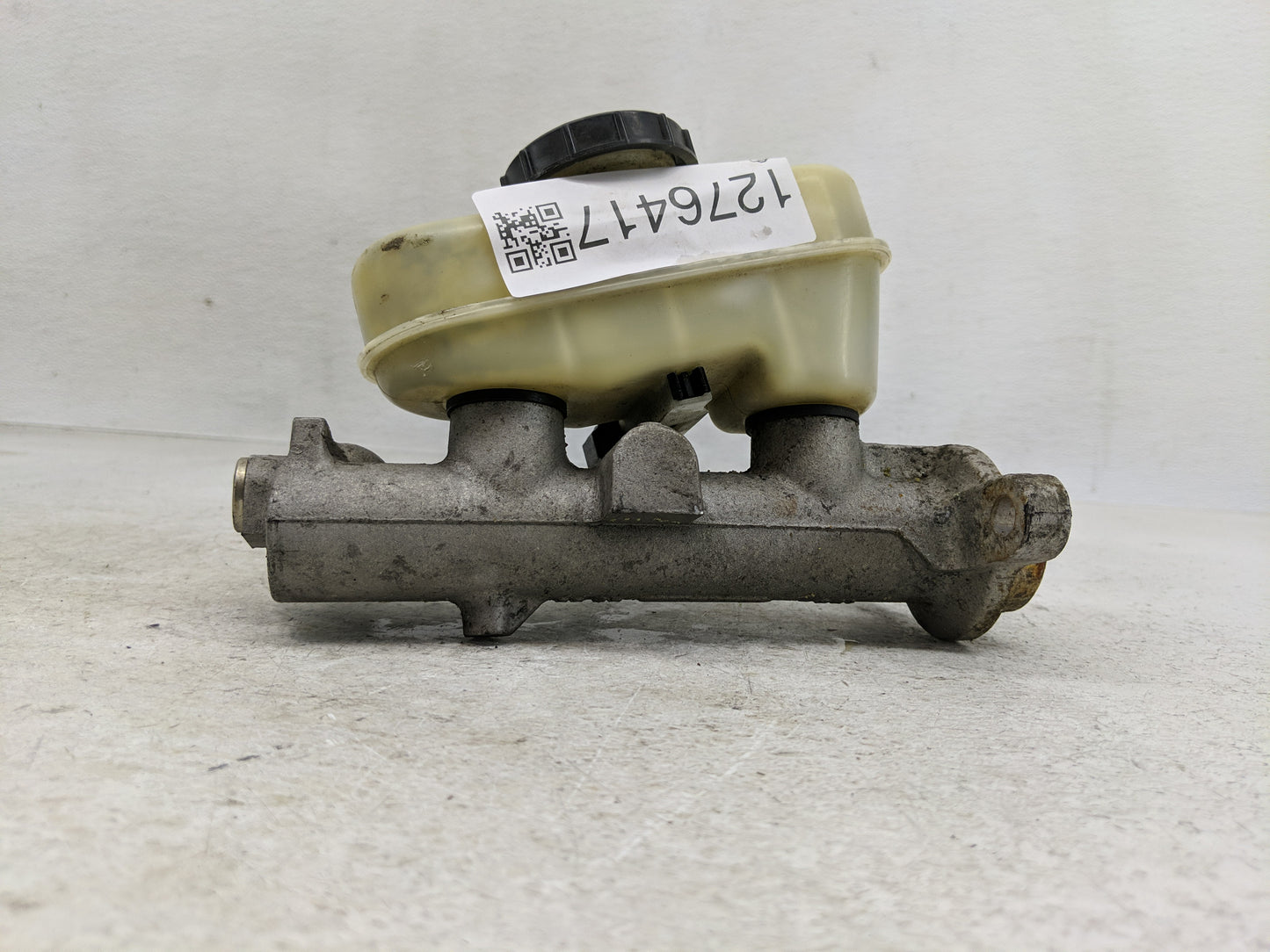 1997-2001 Mercury Grand Marquis Brake Master Cylinder - Oemusedautoparts1.com