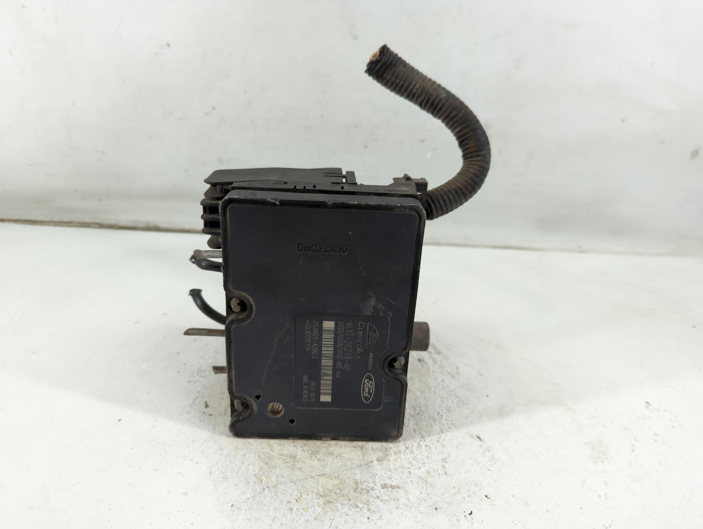 2000-2005 Mitsubishi Eclipse ABS Pump Control Module Replacement Fits Fits 2000 2001 2002 2003 2004 2005 OEM Used Auto Parts