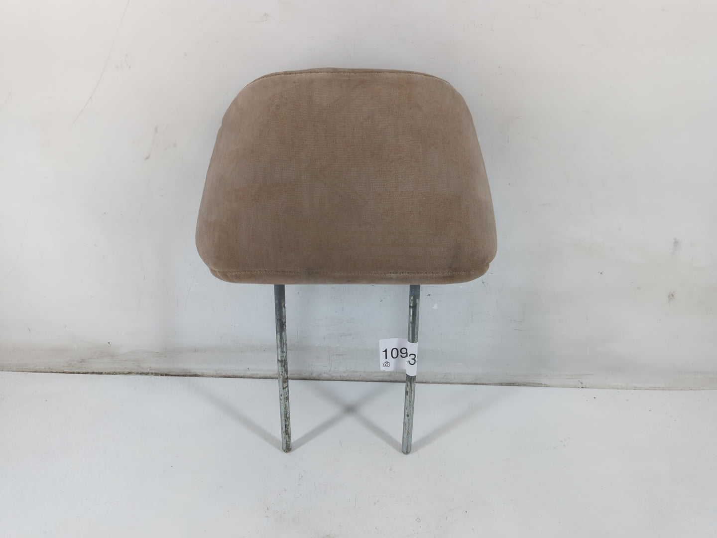 2000 Mitsubishi Eclipse Headrest Head Rest Front Driver Passenger Seat Fits OEM Used Auto Parts - Oemusedautoparts1.com