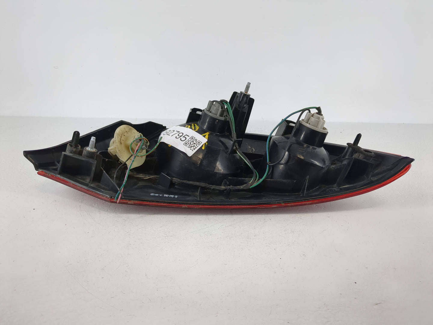 2000-2001 Mitsubishi Eclipse Tail Light Assembly Passenger Right OEM Fits Fits 2000 2001 OEM Used Auto Parts - Oemusedautopa