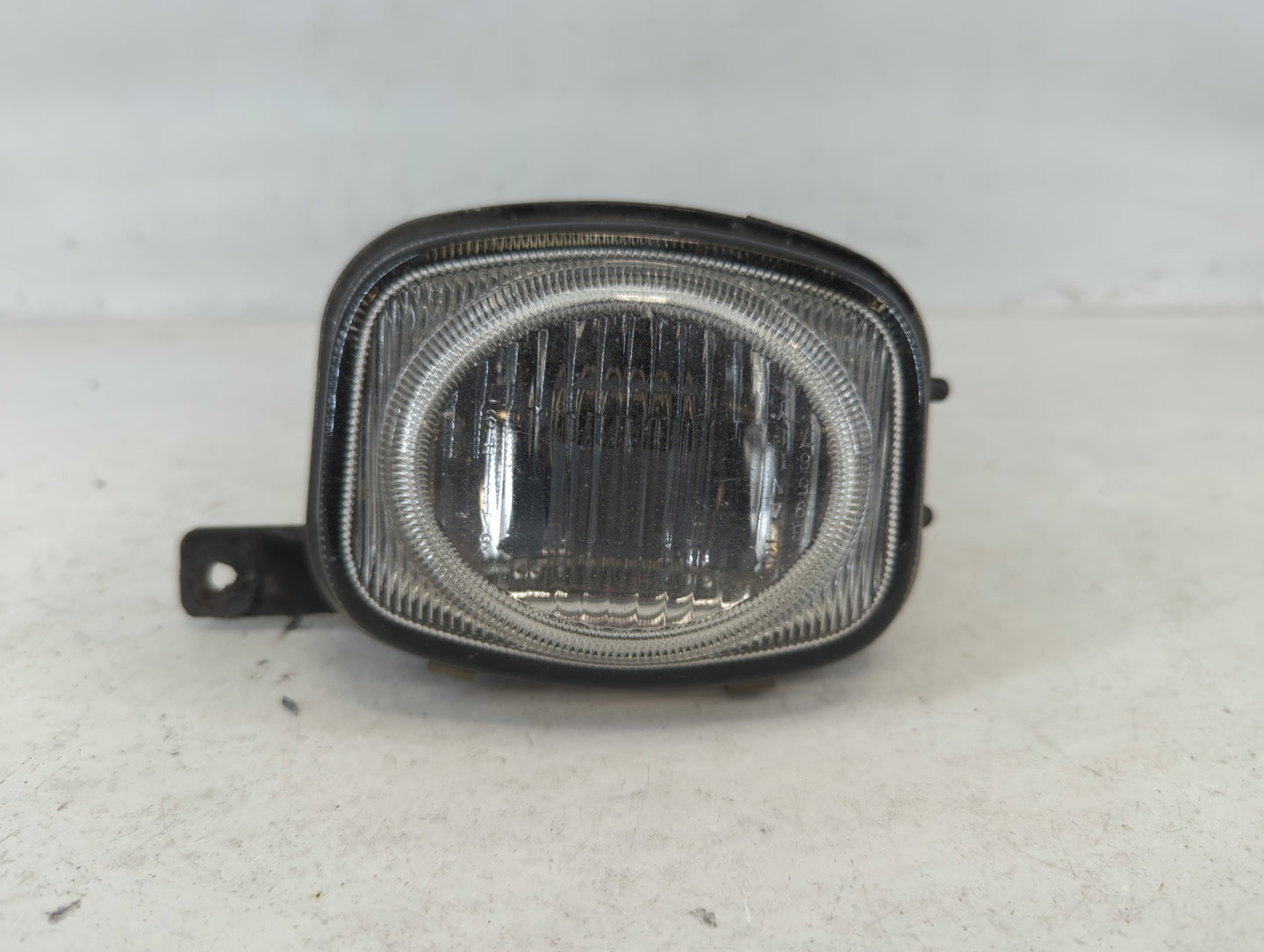 2000-2002 Mitsubishi Eclipse Passenger Right Oem Fog Light Lamp - Oemusedautoparts1.com