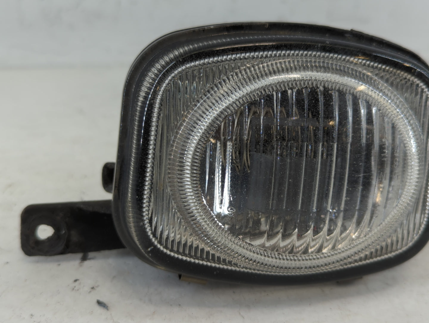 2000-2002 Mitsubishi Eclipse Passenger Right Oem Fog Light Lamp - Oemusedautoparts1.com