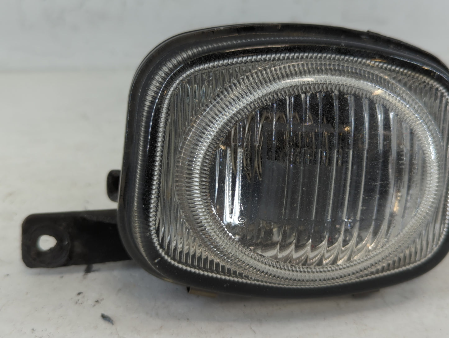 2000-2002 Mitsubishi Eclipse Passenger Right Oem Fog Light Lamp - Oemusedautoparts1.com