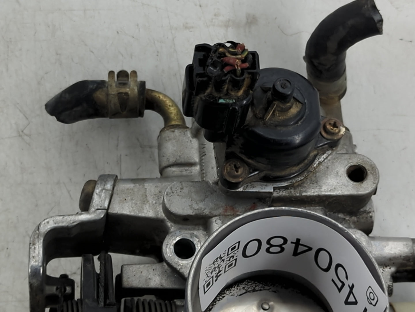 1999-2003 Mitsubishi Galant Throttle Body Fits Fits 1999 2000 2001 2002 2003 2004 2005 OEM Used Auto Parts - Oemusedautopart