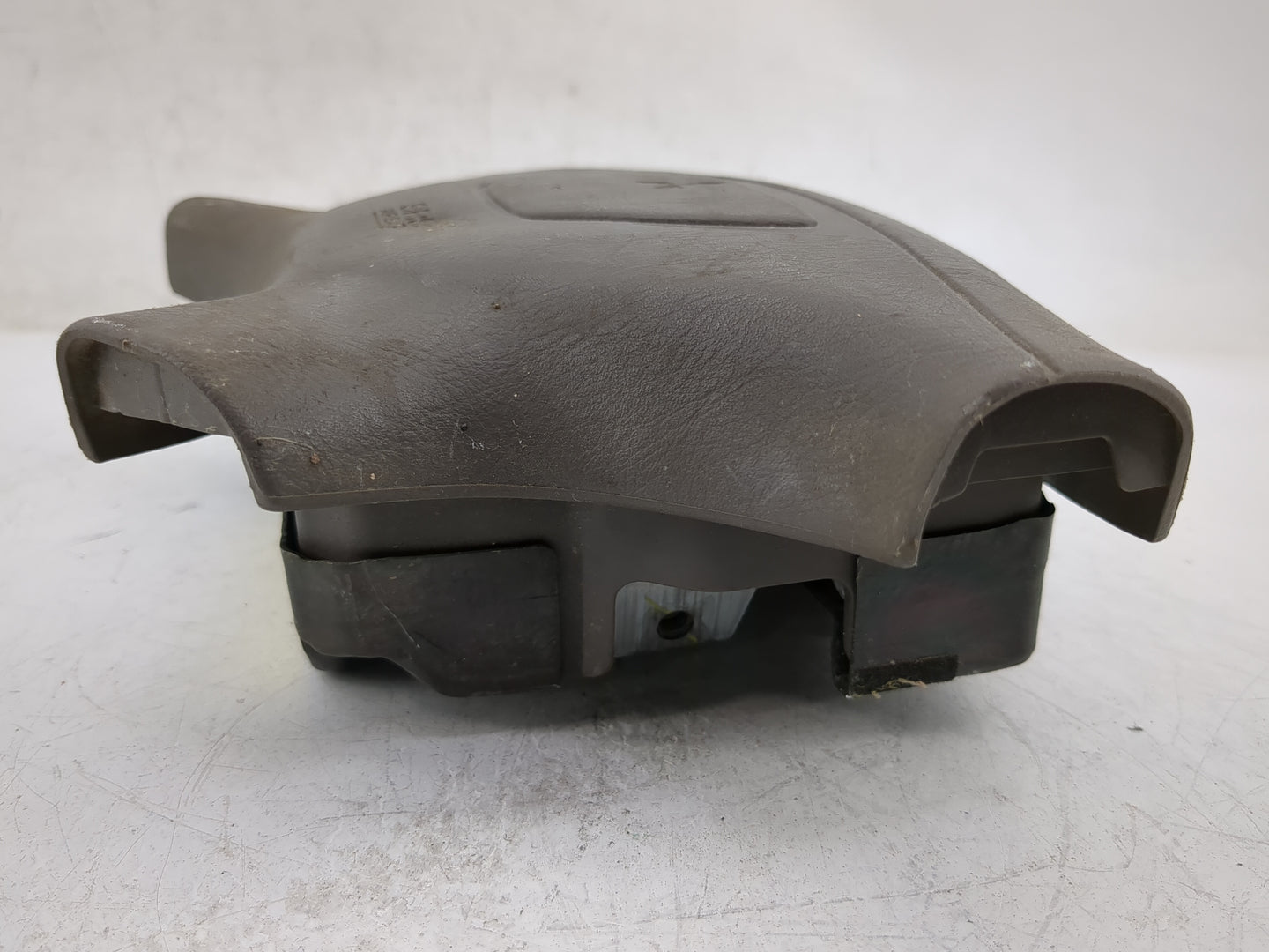 1998-2000 Mitsubishi Montero Air Bag Driver Left Steering Wheel Mounted P/N:603947800Z16 Fits Fits 1998 1999 2000 OEM Used A