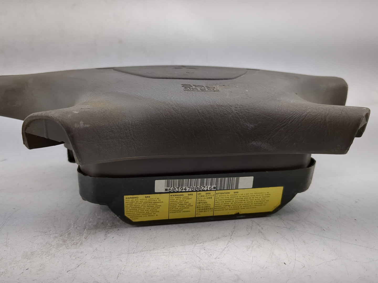 1998-2000 Mitsubishi Montero Air Bag Driver Left Steering Wheel Mounted P/N:603947800Z16 Fits Fits 1998 1999 2000 OEM Used A