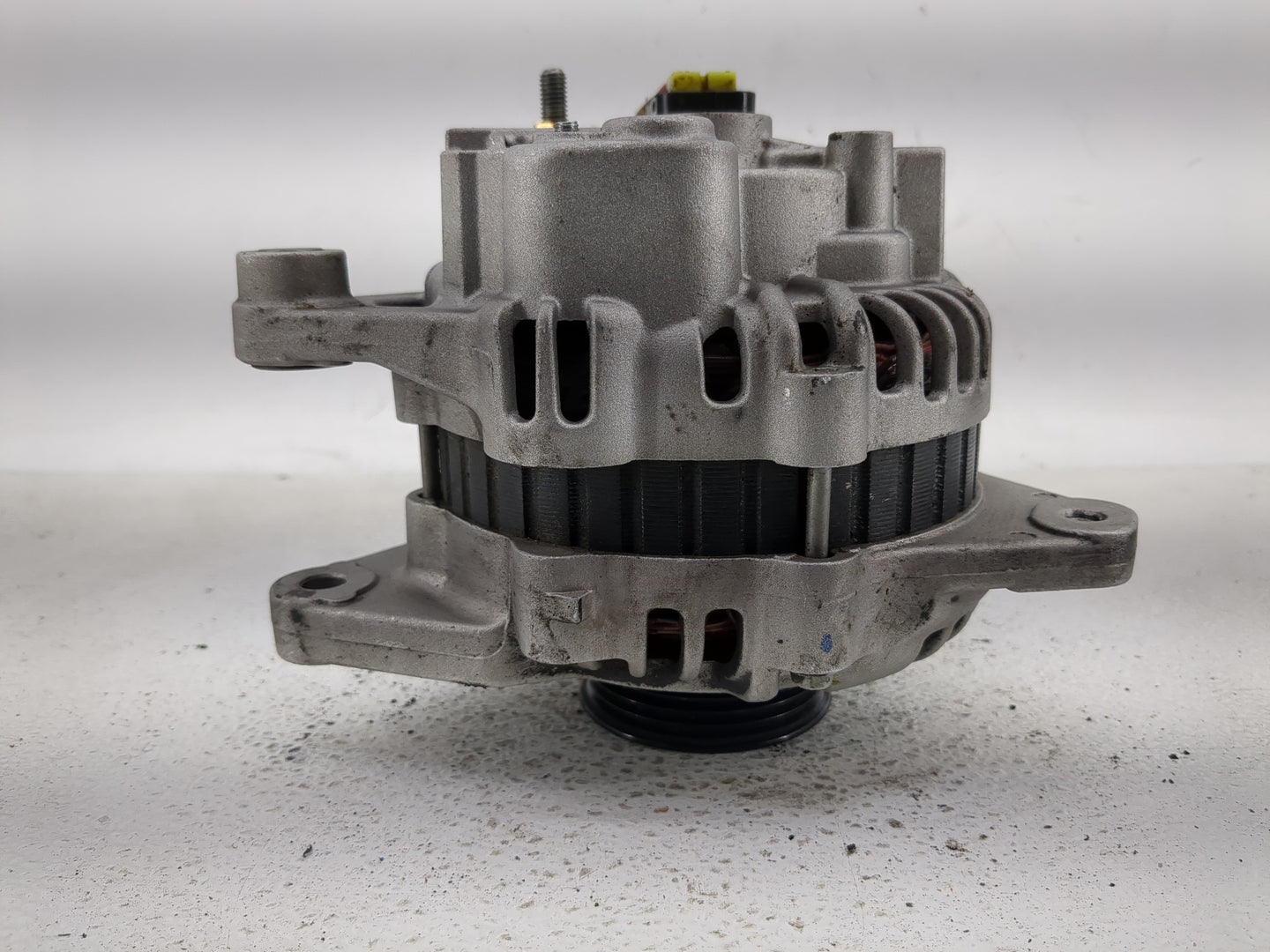 1998-2004 Mitsubishi Montero Sport Alternator Replacement Generator Charging Assembly Engine OEM P/N:22409045 Fits OEM Used 