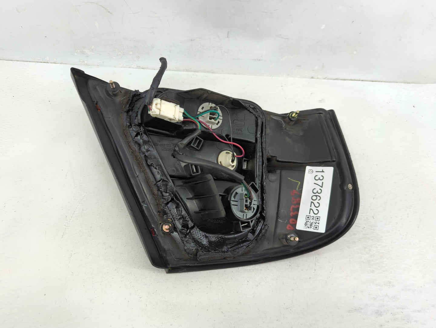 2000-2001 Nissan Altima Tail Light Assembly Passenger Right OEM Fits Fits 2000 2001 OEM Used Auto Parts - Oemusedautoparts1.