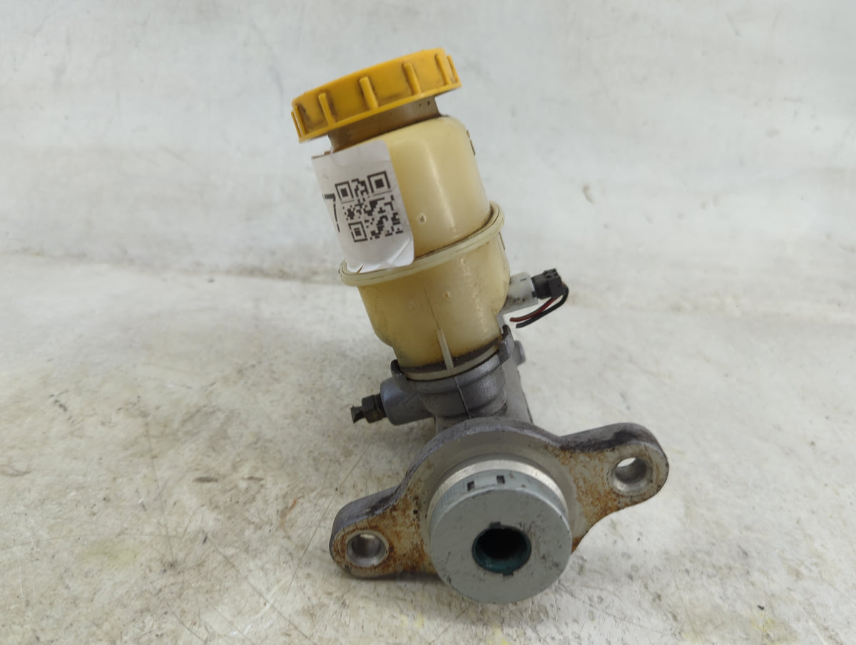 1998-2002 Nissan Frontier Brake Master Cylinder - Oemusedautoparts1.com