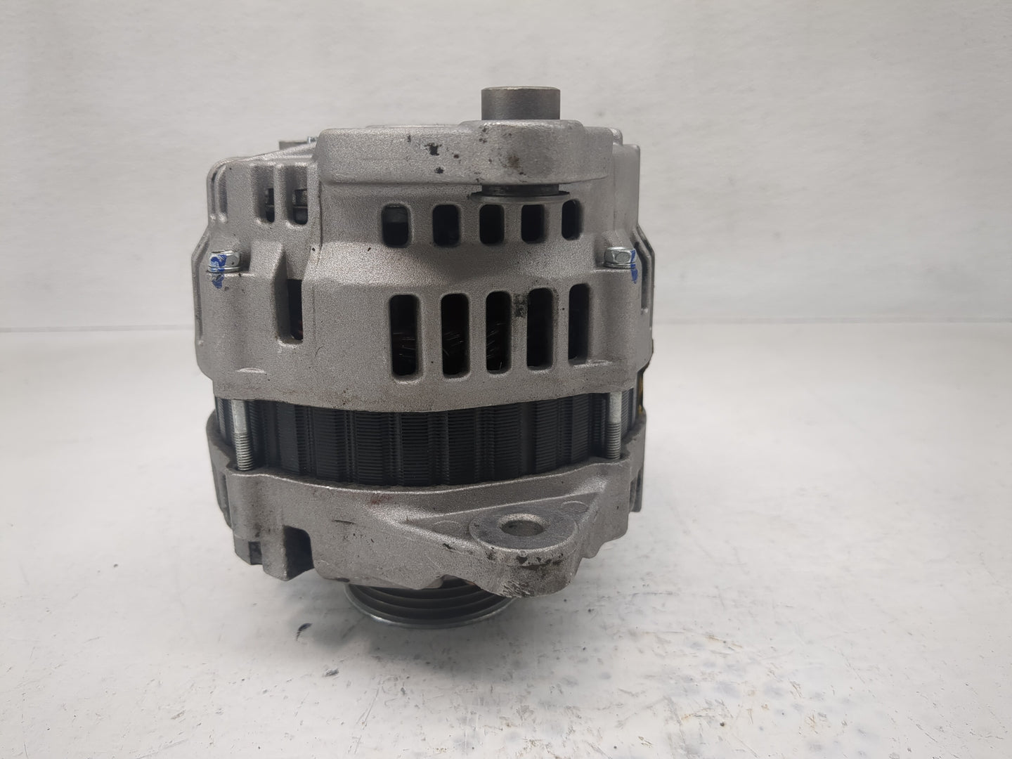 2000 Nissan Maxima Alternator Replacement Generator Charging Assembly Engine OEM P/N:23100-2Y900R Fits OEM Used Auto Parts -