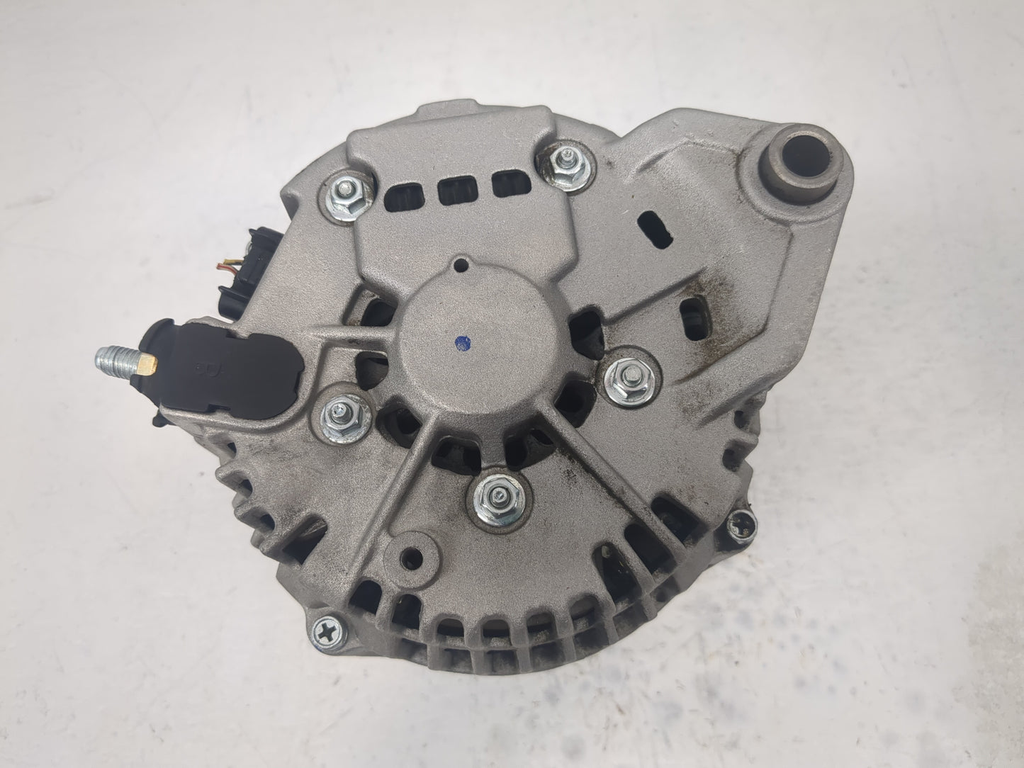 2000 Nissan Maxima Alternator Replacement Generator Charging Assembly Engine OEM P/N:23100-2Y900R Fits OEM Used Auto Parts -