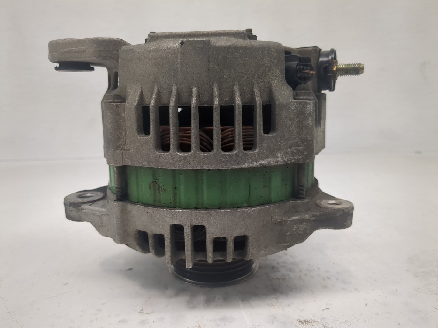 2000 Nissan Maxima Alternator Replacement Generator Charging Assembly Engine OEM P/N:23100-2Y900R Fits OEM Used Auto Parts -