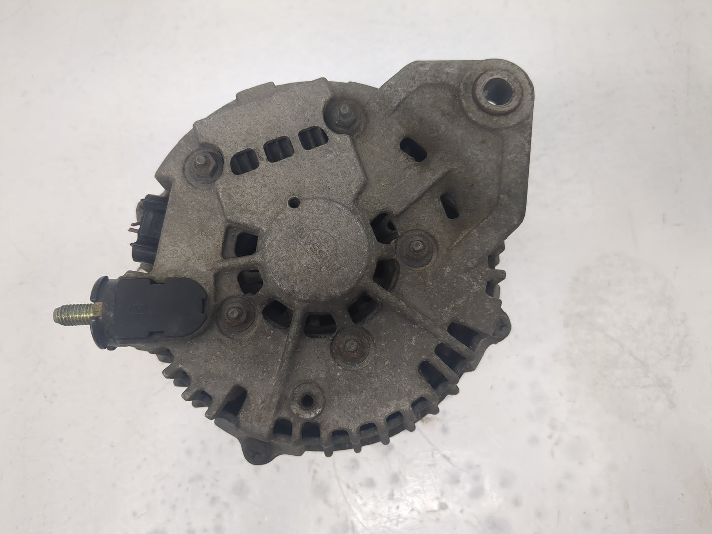 2000 Nissan Maxima Alternator Replacement Generator Charging Assembly Engine OEM P/N:23100-2Y900R Fits OEM Used Auto Parts -