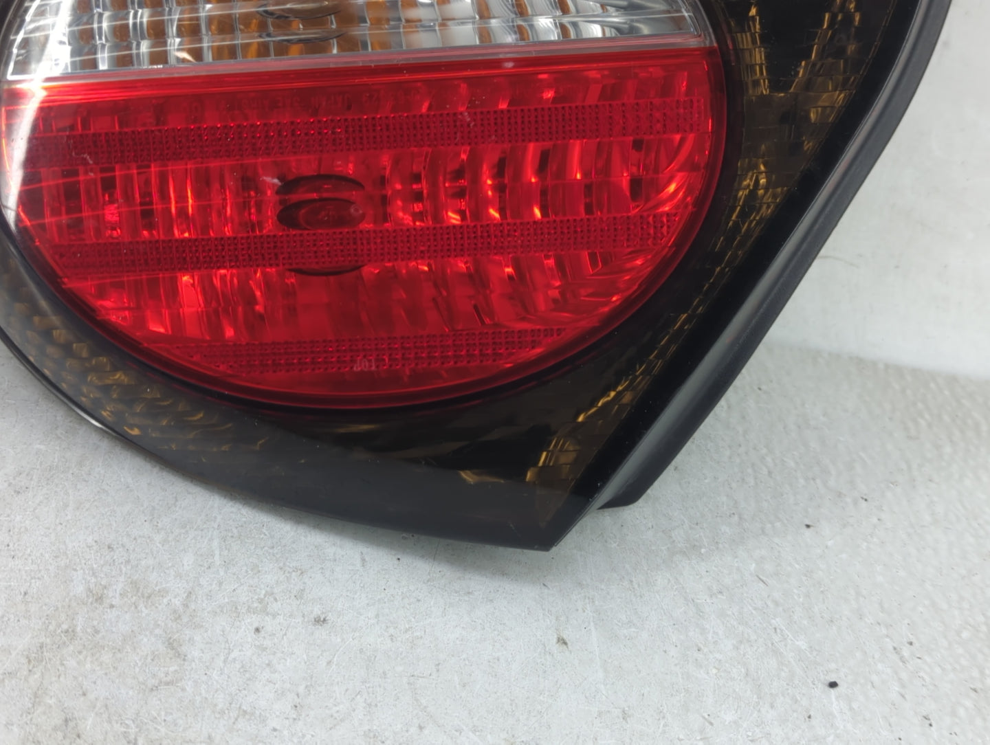 2000-2001 Nissan Maxima Tail Light Assembly Driver Left OEM P/N:220-63529 Fits Fits 2000 2001 OEM Used Auto Parts - Oemuseda
