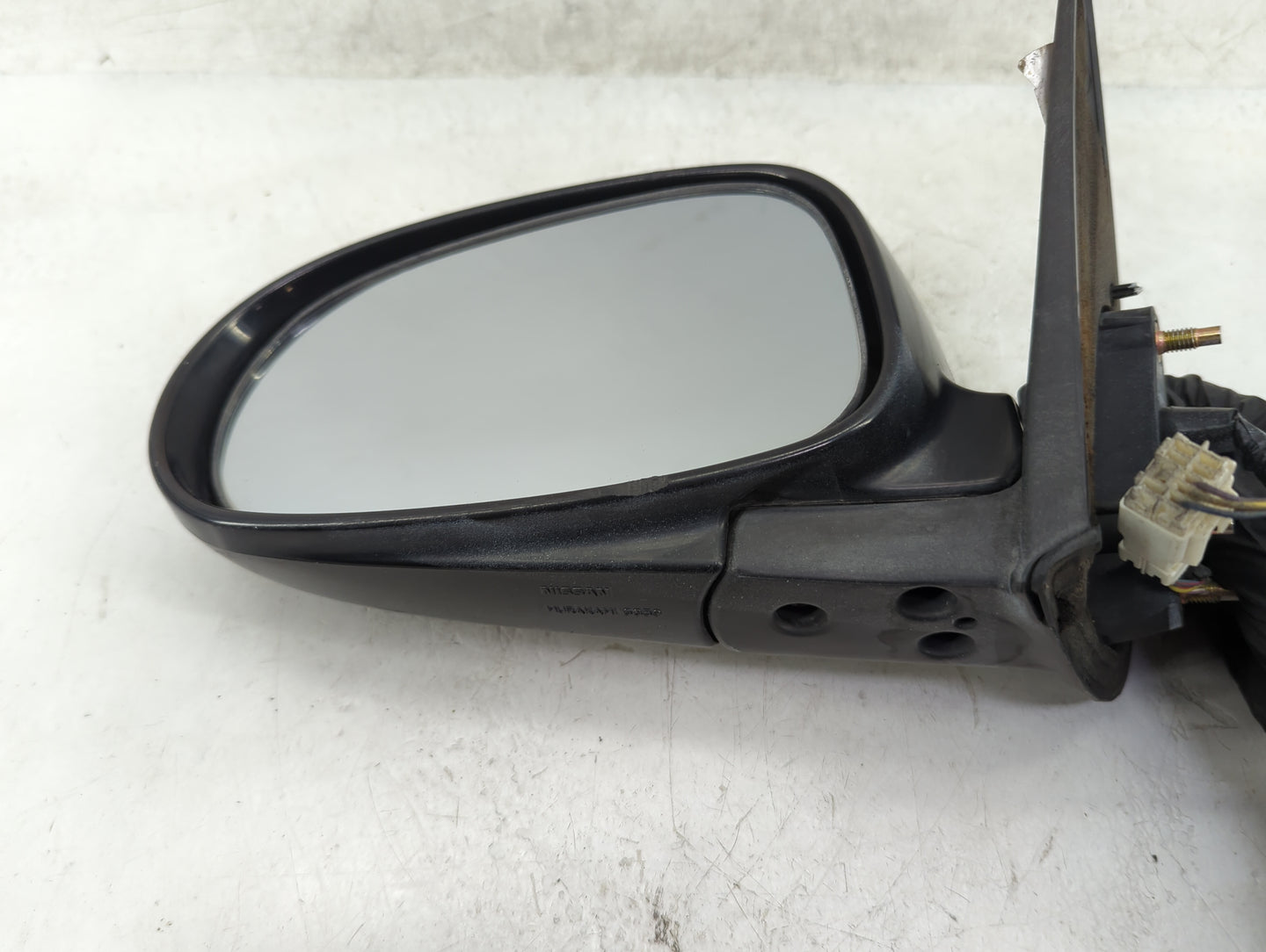 2000-2003 Nissan Maxima Driver Side View Mirror - Left Door Mirror OEM Used - Oemusedautoparts1.com