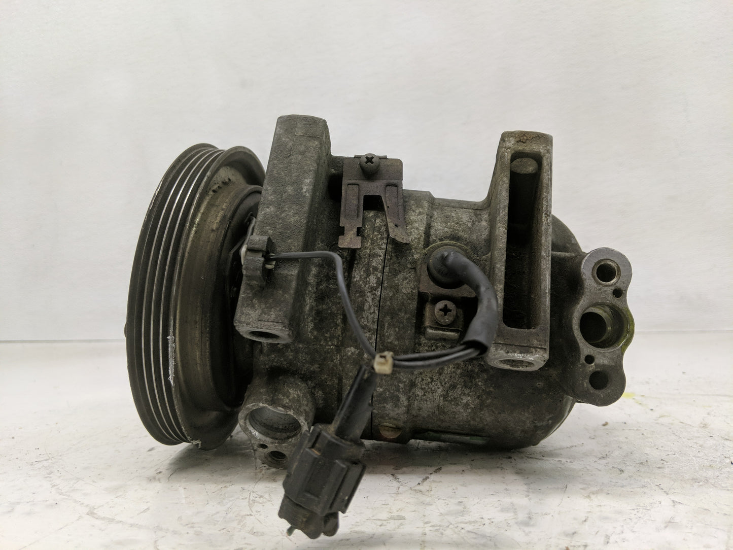 2000-2000 Nissan Xterra Air Conditioning A/c Ac Compressor Oem - Oemusedautoparts1.com