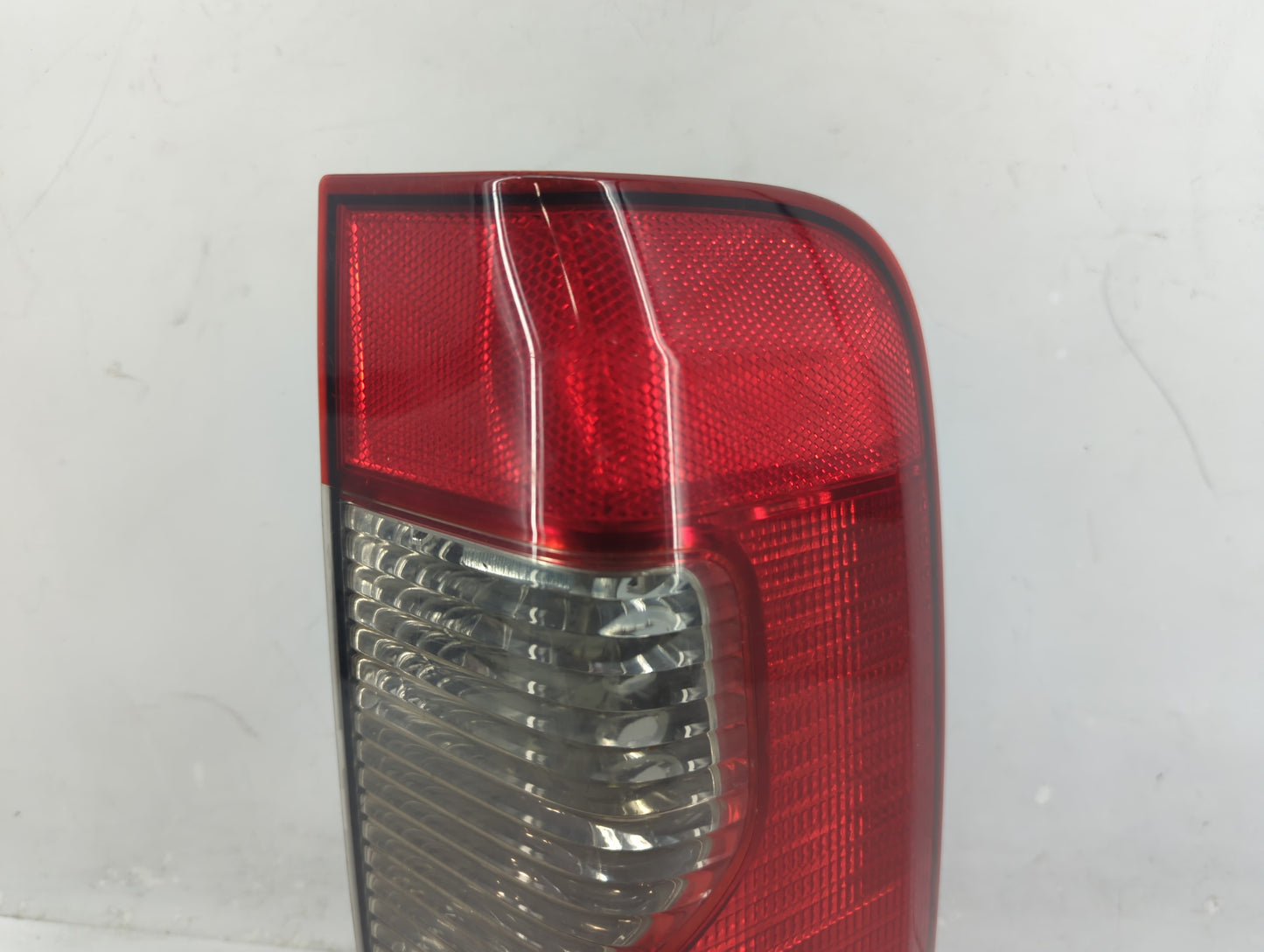 2000-2001 Nissan Xterra Tail Light Assembly Passenger Right OEM P/N:935 700-04 Fits Fits 2000 2001 OEM Used Auto Parts - Oem