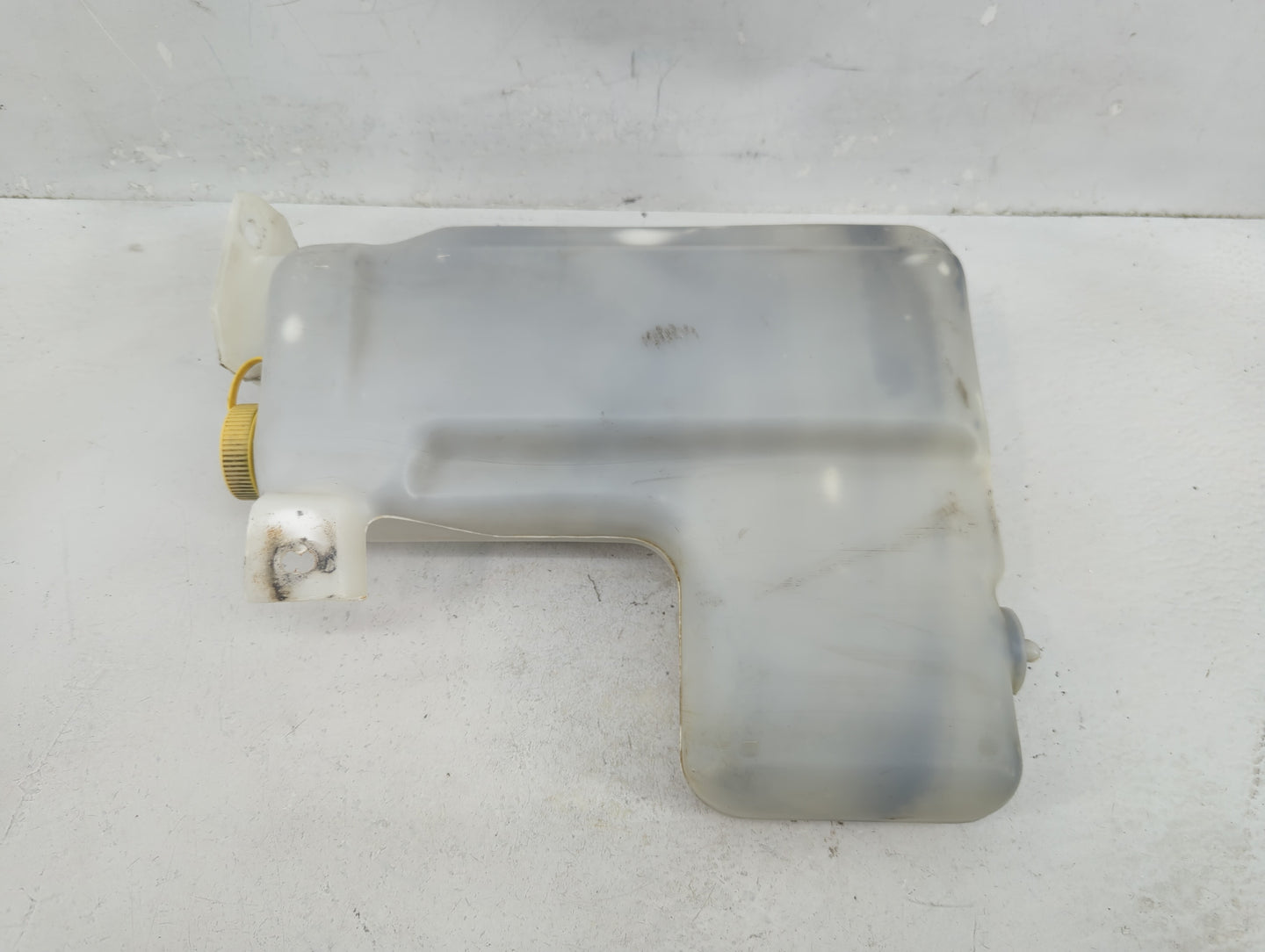 2000-2001 Nissan Xterra Windshield Washer Fluid Reservoir Bottle Oem - Oemusedautoparts1.com