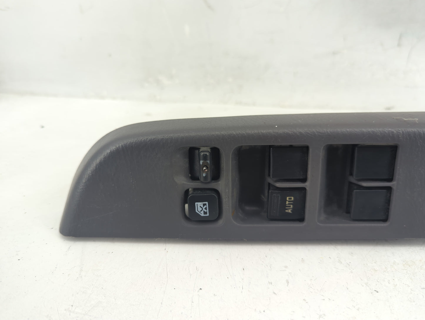 2000-2004 Nissan Xterra Master Power Window Switch Replacement Driver Side Left P/N:80961 8B410 Fits OEM Used Auto Parts - O