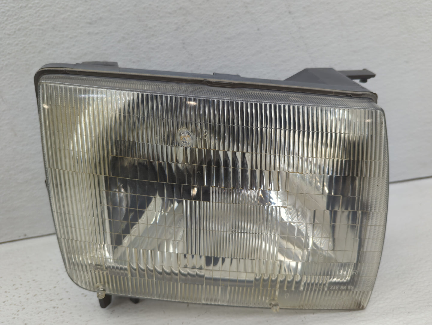 2000-2001 Nissan Xterra Passenger Right Oem Head Light Headlight Lamp - Oemusedautoparts1.com
