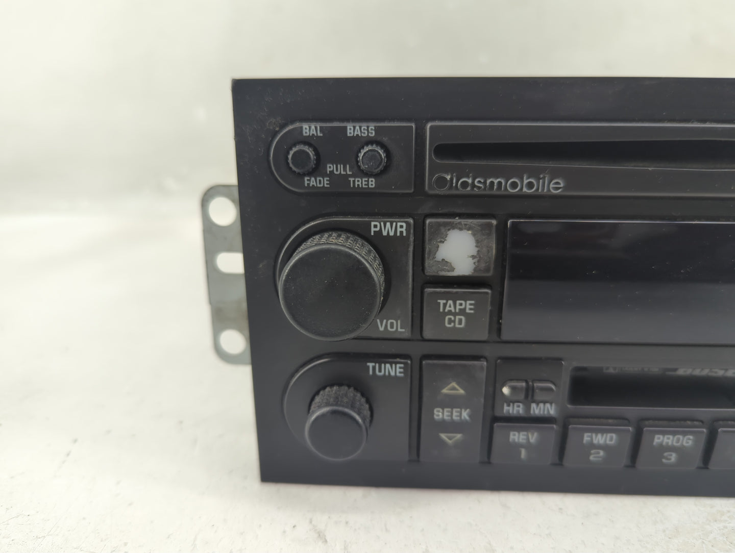 2000-2001 Oldsmobile Bravada Radio AM FM Cd Player Receiver Replacement P/N:15757044 Fits Fits 2000 2001 OEM Used Auto Parts