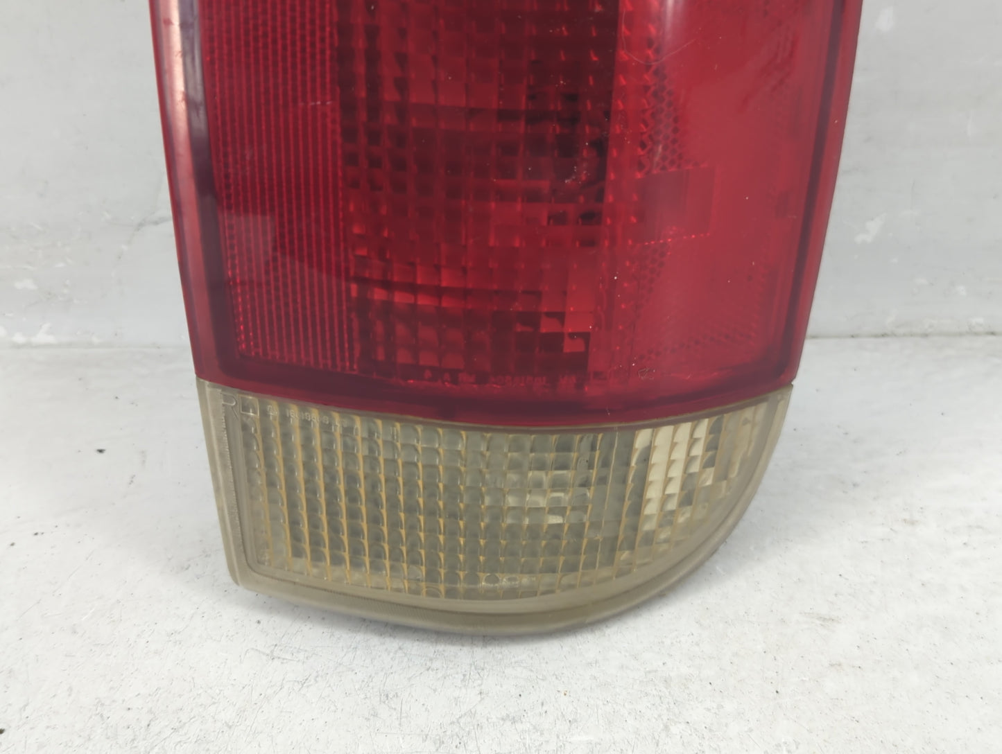 1996-2001 Oldsmobile Bravada Tail Light Assembly Passenger Right OEM P/N:16518500A Fits OEM Used Auto Parts - Oemusedautopar