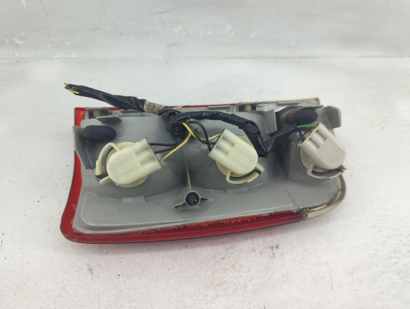 1996-2001 Oldsmobile Bravada Tail Light Assembly Passenger Right OEM P/N:16518500A Fits OEM Used Auto Parts - Oemusedautopar