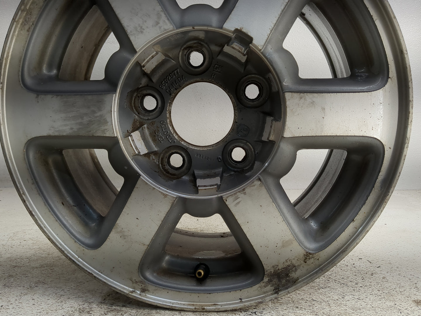 1998-2001 Oldsmobile Bravada Oem Wheel Rim 1317776 - Oemusedautoparts1.com