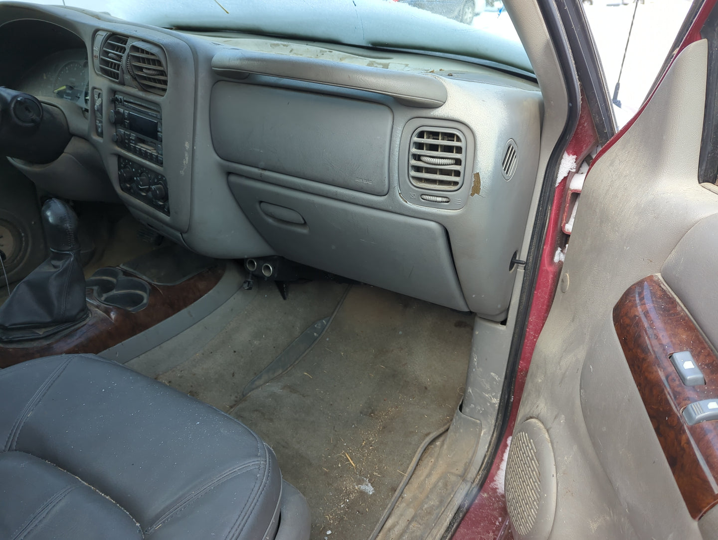2000 Oldsmobile Bravada Passenger Glove Box Door Storage Compartment - Oemusedautoparts1.com