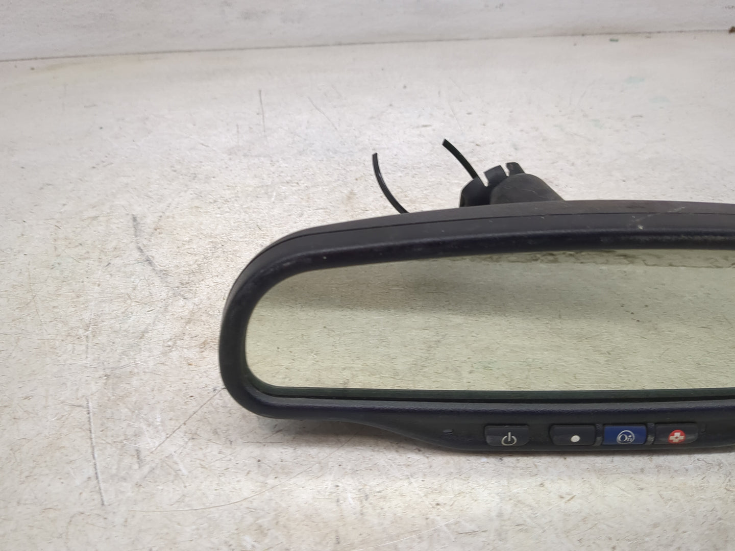 2000 Oldsmobile Bravada Interior Rear View Mirror Replacement OEM P/N:E11015607 Fits OEM Used Auto Parts - Oemusedautoparts1